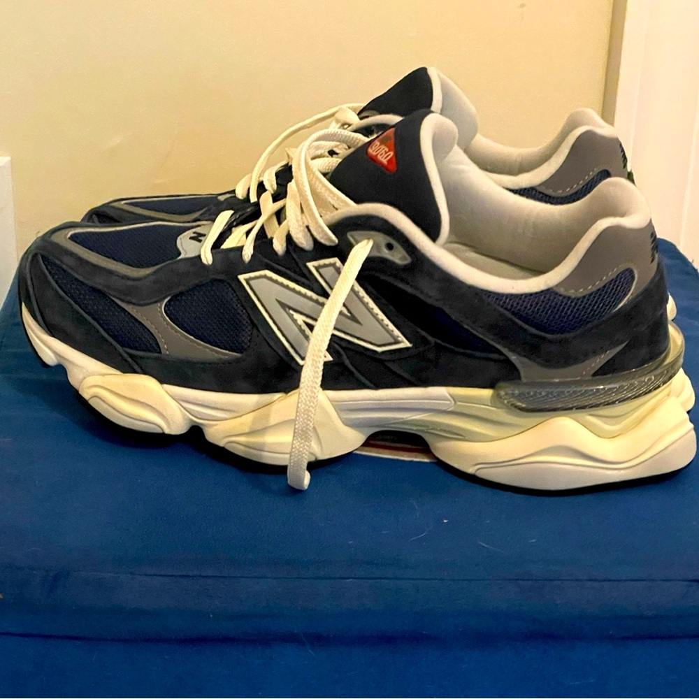New Balance 9060 Size 10.5